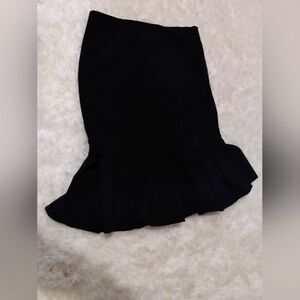 XOXO woman's size 1/2 black pencil skirt with pleated bottom